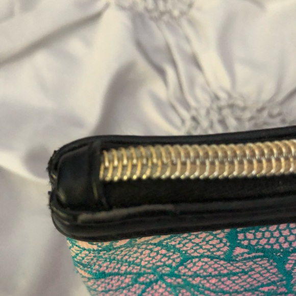 Cosmetic bag - Picture 6 of 6